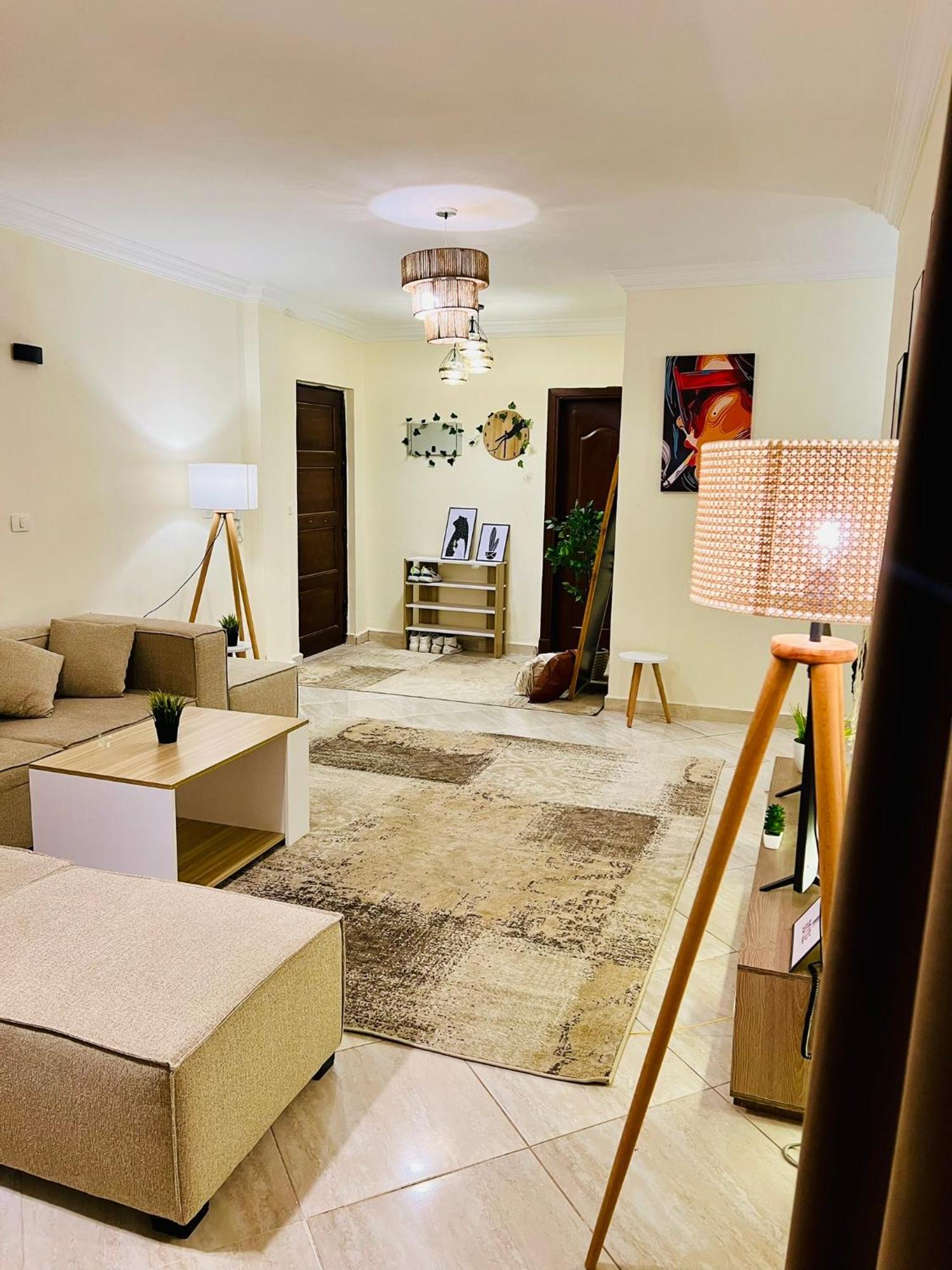 A In A Shared In New Cairo, Al-rehab Apartmán *