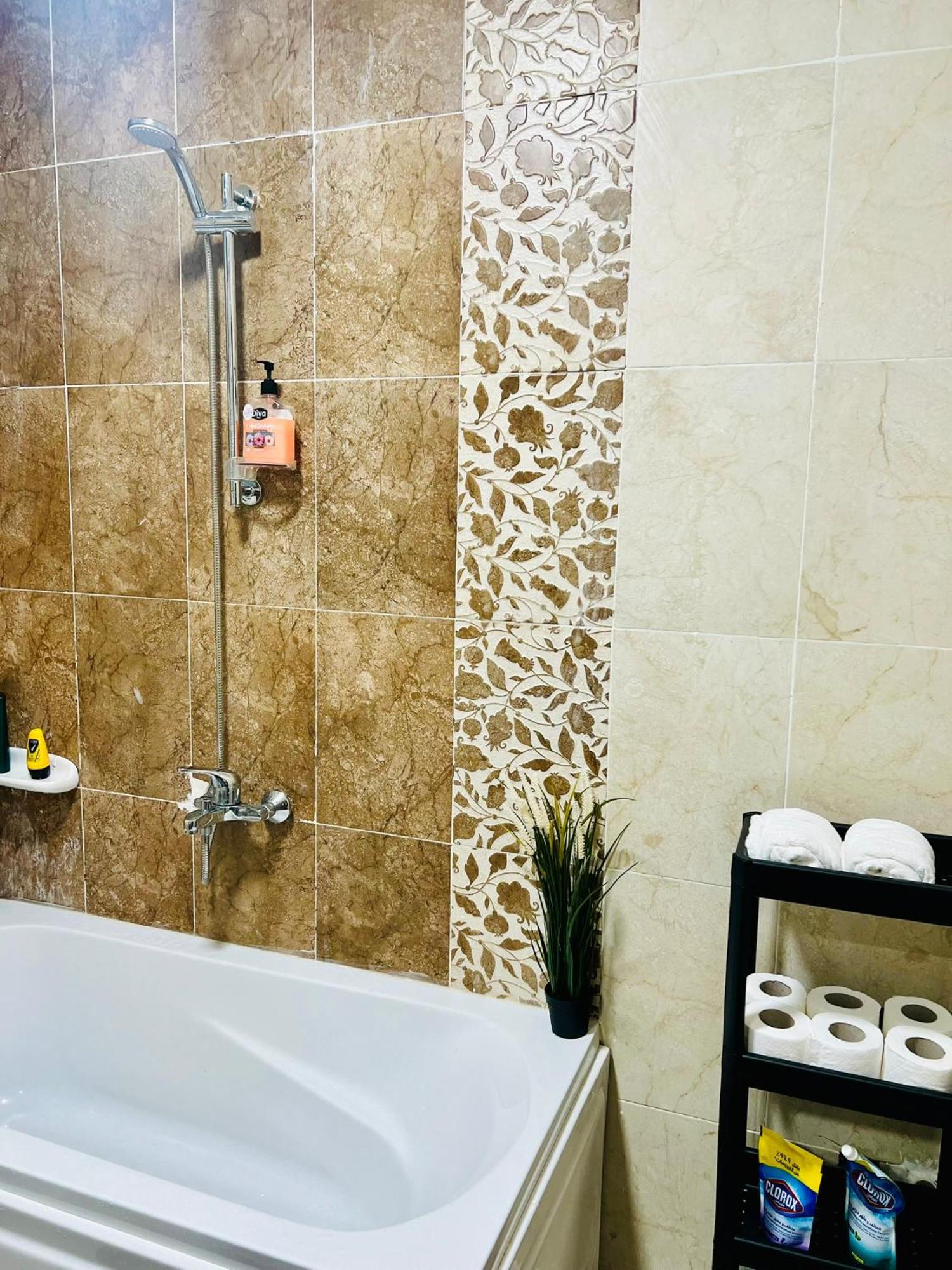 A In A Shared In New Cairo, Al-rehab Apartmán *
